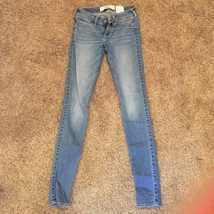 Light washed stretchy Hollister jeans