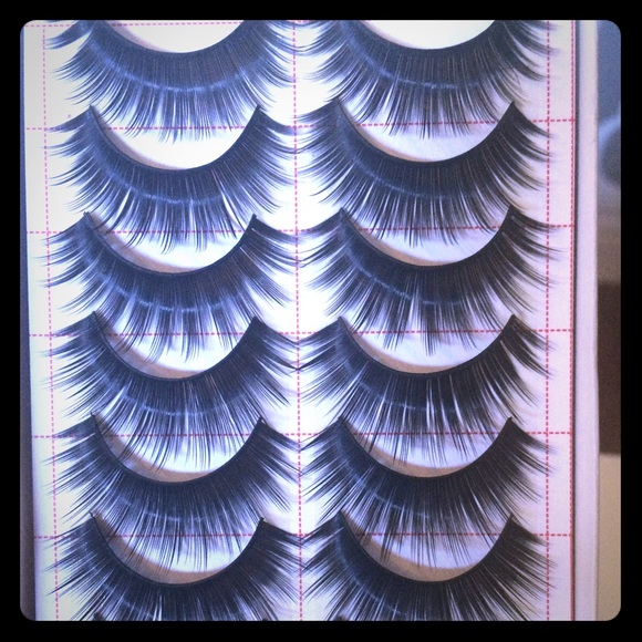 Fake Eyelashes no.33