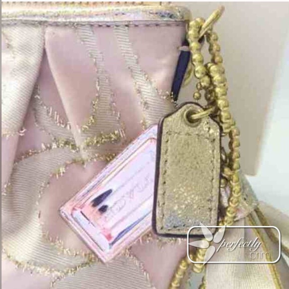 💐HP City Chic💐 Pink & Gold COACH Purse