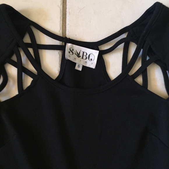 Fit and flare black dress with cutouts - Picture 2 of 4