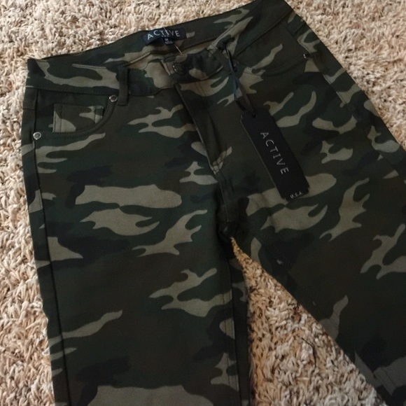 Camo Jeggings - Picture 2 of 3