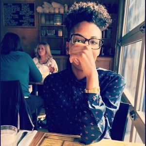 Meet your Posher, Angelique