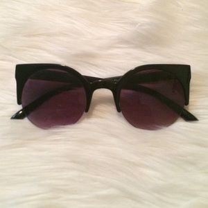 MUST GO TODAY! (Sunglasses)