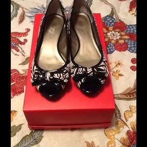 Ann Klein Peep Toe Flats