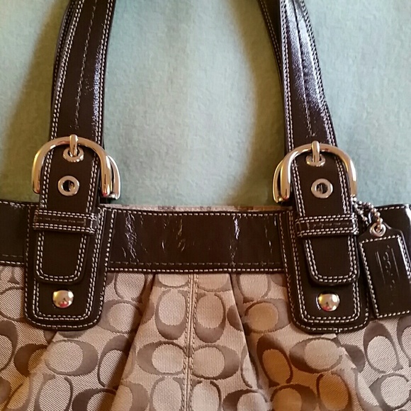Coach Signature Tote in khaki - Picture 2 of 4