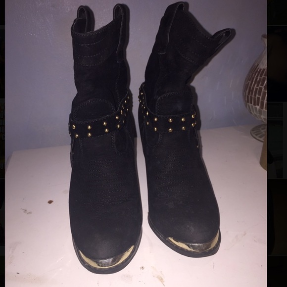 Mid calves boots