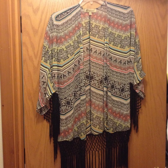 Fringe Top - Picture 4 of 4