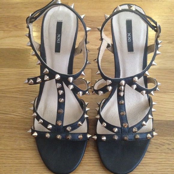 ✨Forever 21 Studded Strappy Heels✨