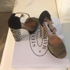 Steve Madden Snake Skin Heel