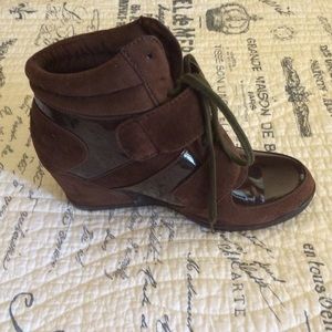 Brown short boots