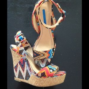 BCBGeneration tribal Wedges size 8