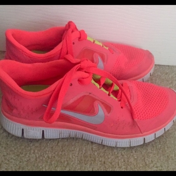 Coral Nike Free Runs
