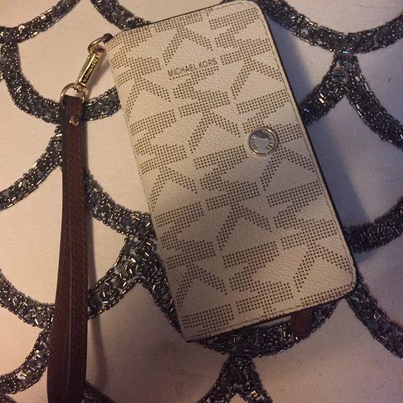 White and brown iPhone 6 case/ WALLET