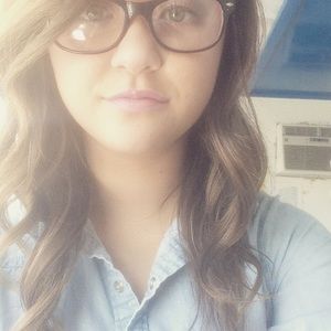 Meet your Posher, Kenzee