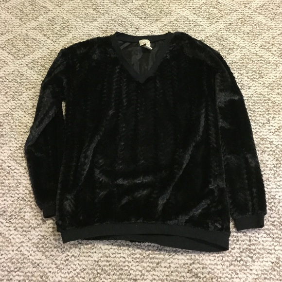 Long sleeve black fur top