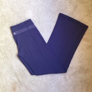 LuLuLemon Regular Groove pant in periwinkle color