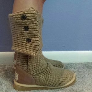 Size 5 sweater uggs make offer