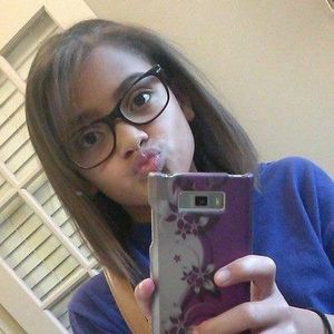 Meet your Posher, Avery