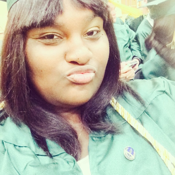 Meet your Posher, Jazmin - Picture 1 of 1