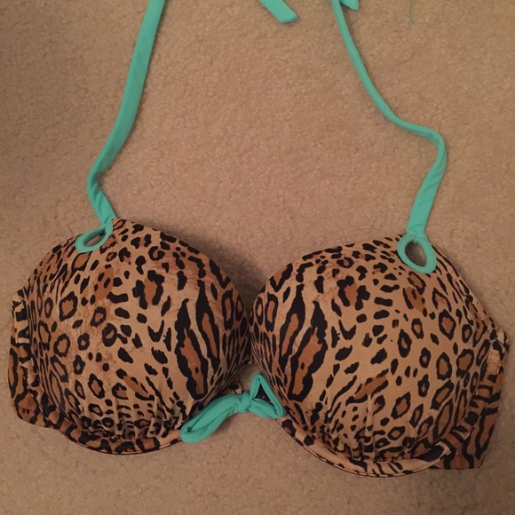 VS fabulous push up bikini top - Picture 3 of 3