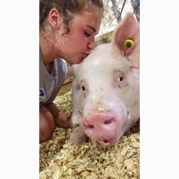 Meet your Posher, Katherin - Picture 2 of 2