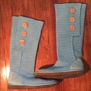 Light/robins egg blue colored Cardy Knitt uggs