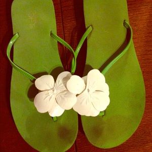 Flower decor flip flop😊
