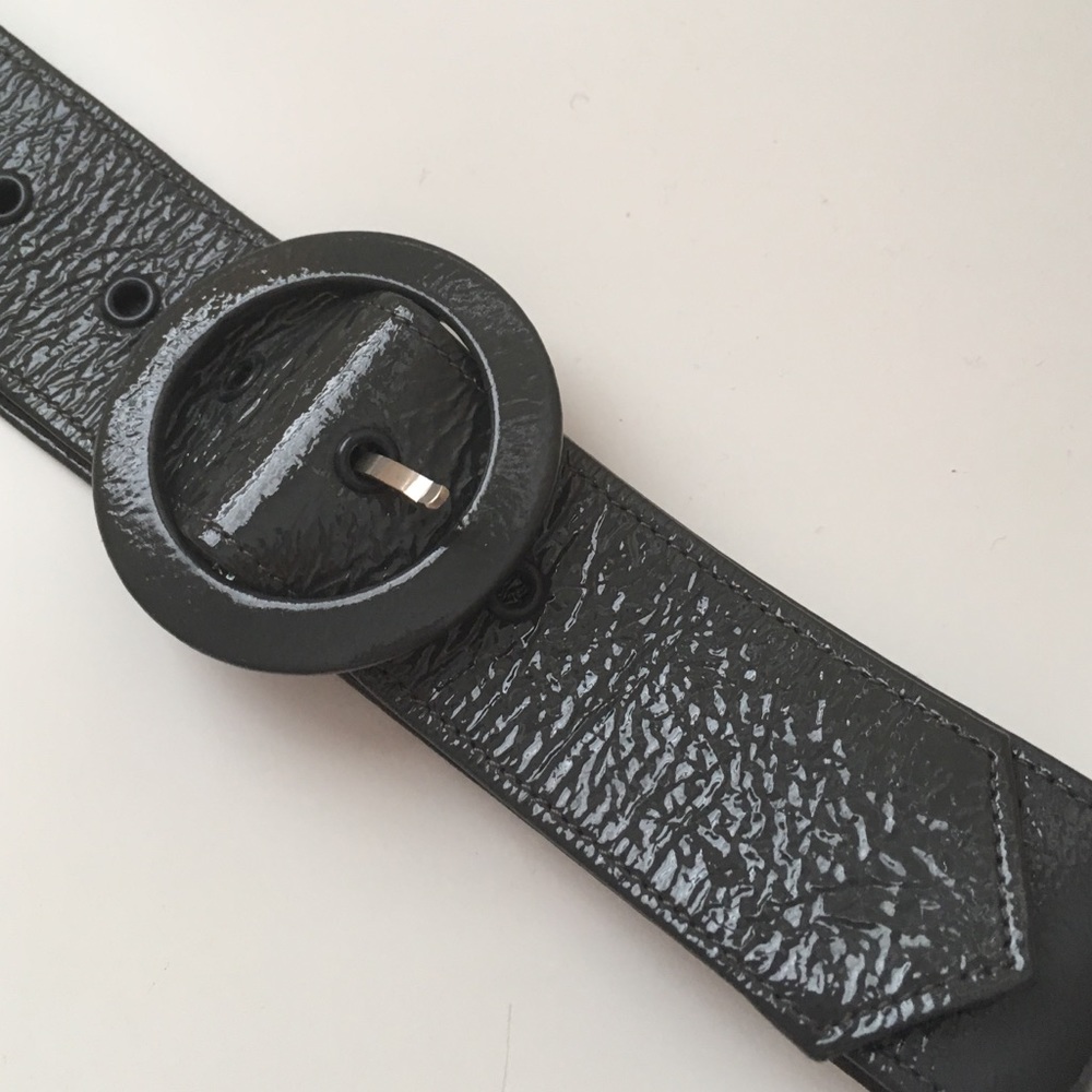 Patent leather grey belt