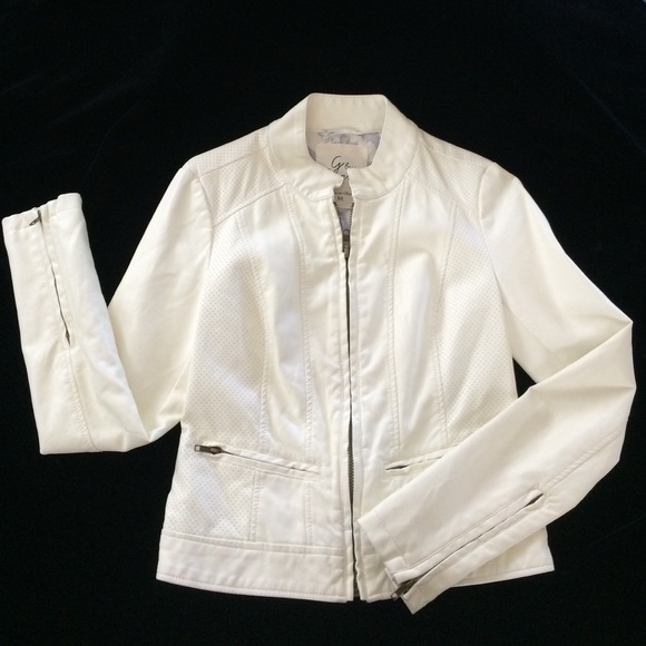 💥e💥NWOT Guess white leather jacket