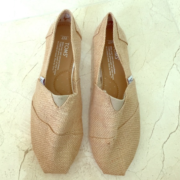 Brand new toms