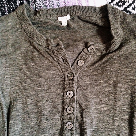 ‼️Sold‼️ J. Crew Outlet XS Henley - Picture 2 of 2