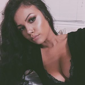 Meet your Posher, Perla