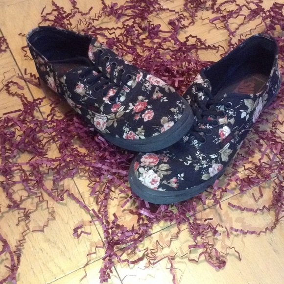 Floral Lo Pro Vans