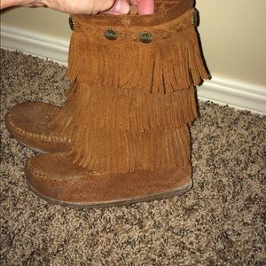Minnetonka toddler girl size 10 boots!!