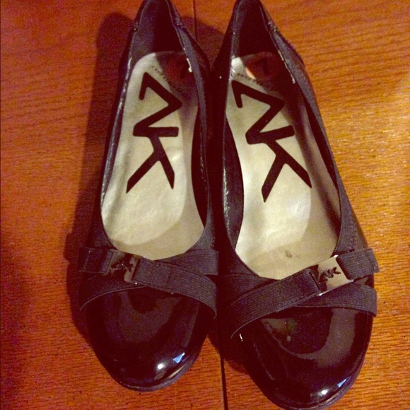 Black flats