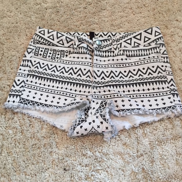 high-waisted tribal shorts - Picture 1 of 1