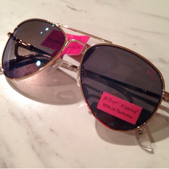 🎀🌹Betsey Johnson Bundled Goodies🌹🎀 - Picture 4 of 4