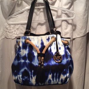 Limited edition Micheal Kors purse. Reduced!