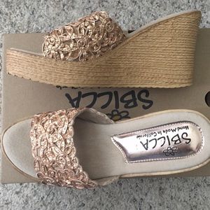 Sbicca rose/gold wedges