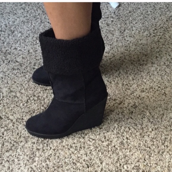Sbicca Black Suede wedges