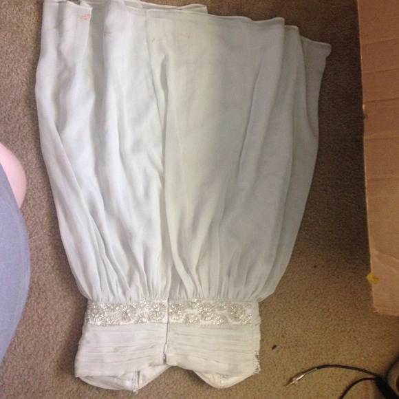 Beautiful white, short dress. Only worn once! - Picture 2 of 4