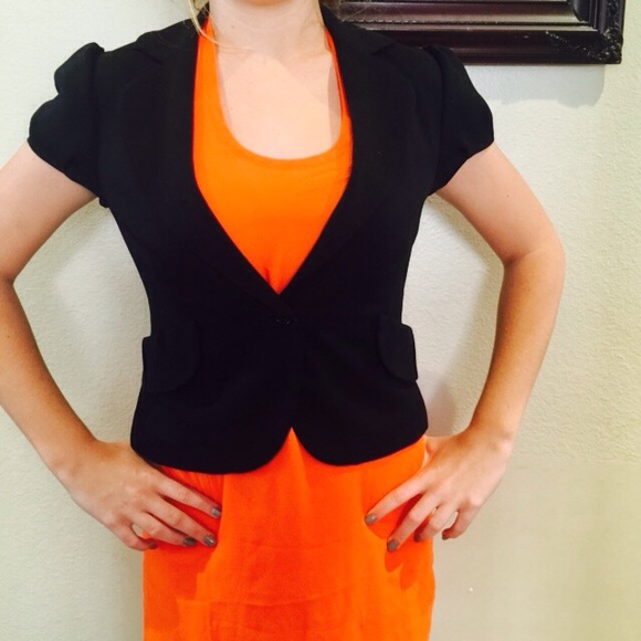 BCBG short sleeve blazer