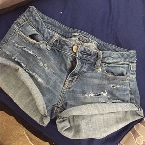 American eagle destroyed shorties size 2-4