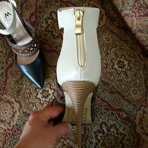 Heels - Picture 2 of 4