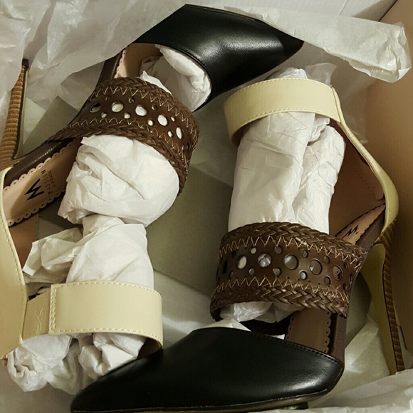 Heels - Picture 4 of 4