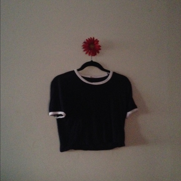 Brandy Melville cropped ringer tee