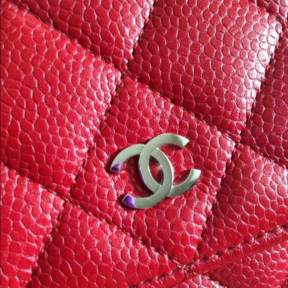 Rare find! Chanel WOC true red silver chain - Picture 2 of 4