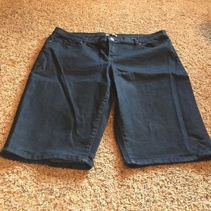 NEW YORK AND COMPANY SHORTS DENIM