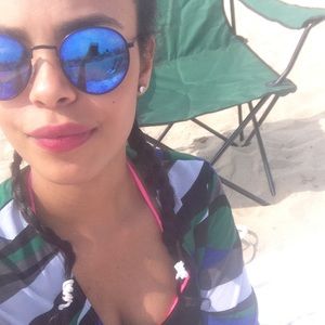 Meet your Posher, Yasmin