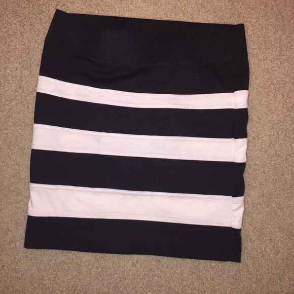 Black and white striped pencil skirt